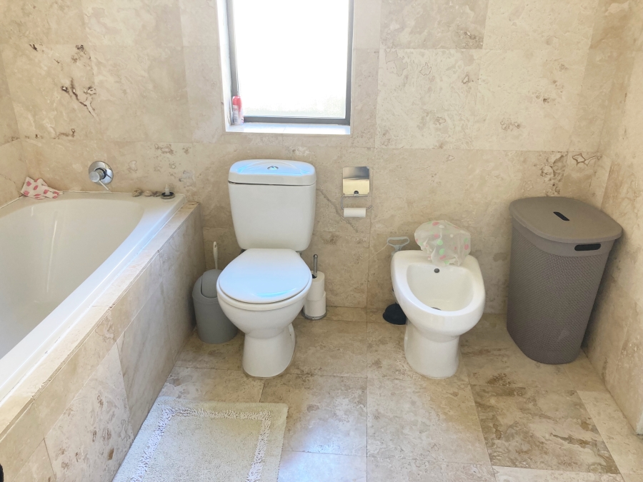 To Let 3 Bedroom Property for Rent in Avignon Western Cape